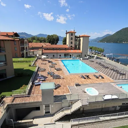Sleeps 6 Pool Air Con T421376 * Maccagno