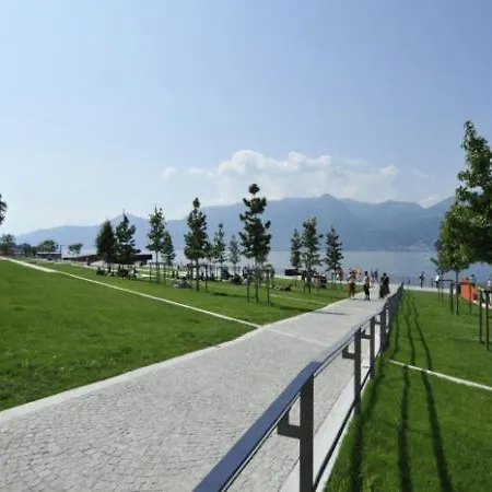 Διαμέρισμα Sleeps 6 Pool Air Con T421376 Maccagno