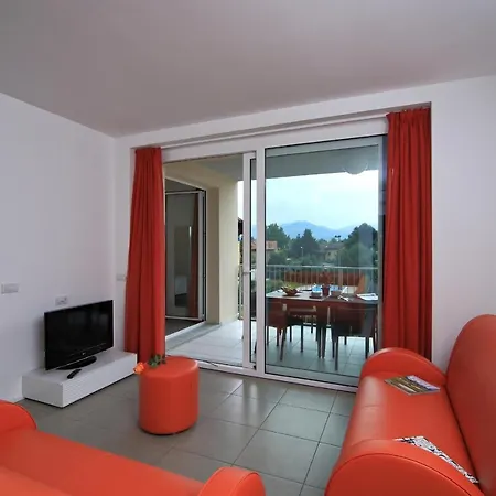 Sleeps 6 Pool Air Con T421376 Διαμέρισμα Maccagno